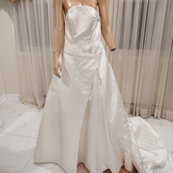 wedding gowns - Picture 3 of 4